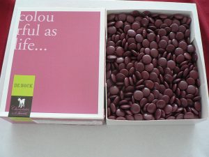 Box of chocolate dragées - given as a present to the visitors of a newborn in Flanders (Belgium)